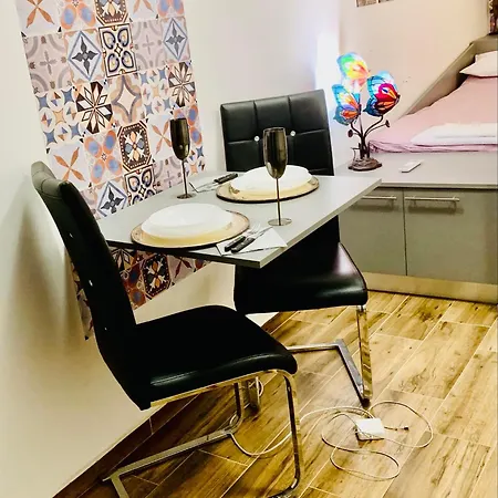 Free Garage Little Paris Apartment